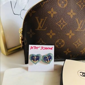 New Betsey John Anchors Away Pave Heart Studs ⚓️